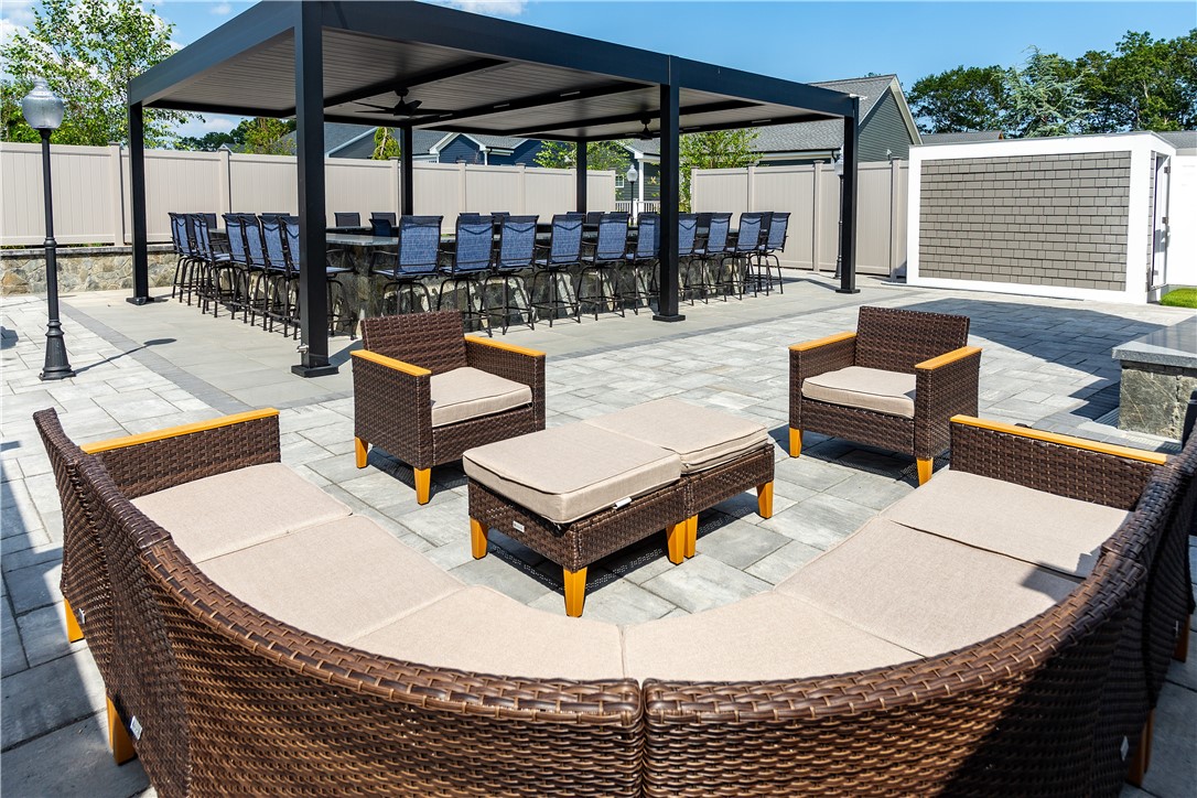 Coventry, Rhode Island 02816, United States, 2 Bedrooms Bedrooms, ,2 BathroomsBathrooms,Residential,Active,183229