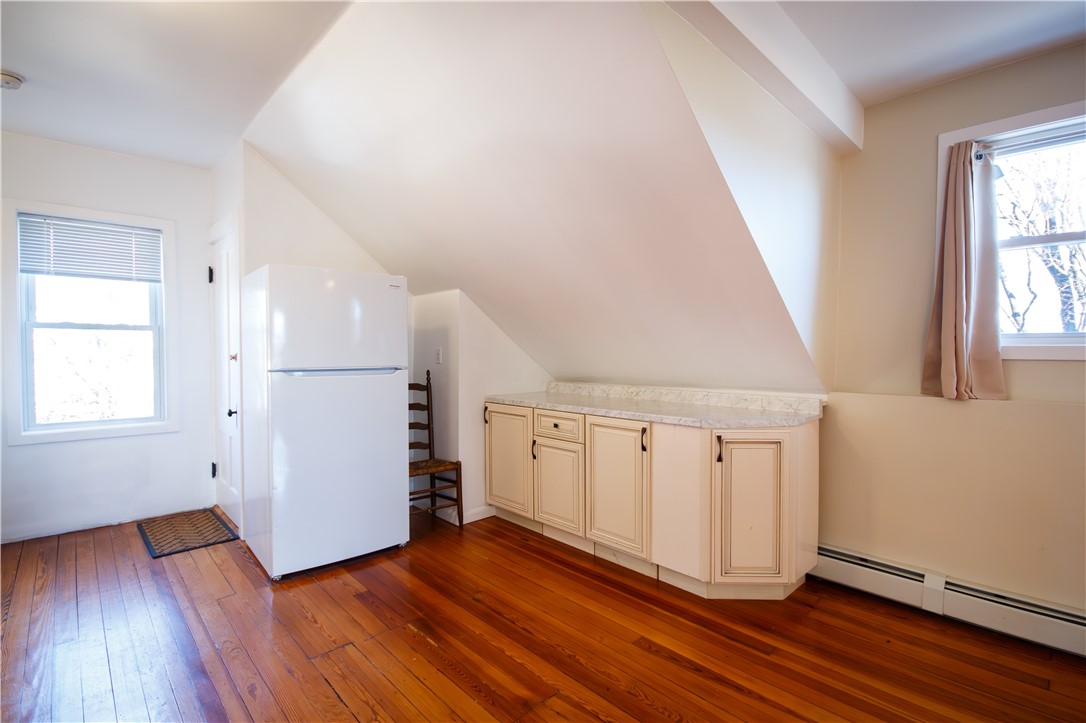 40 E Barrows Street 3