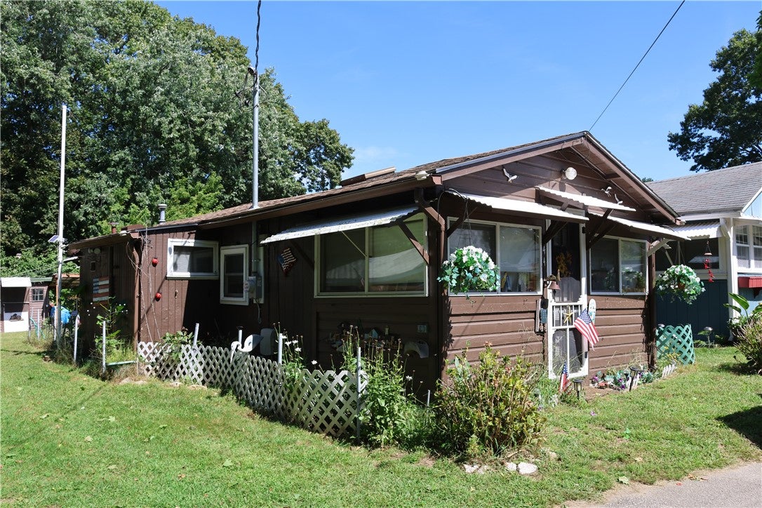 44 East Andrew Comstock Road