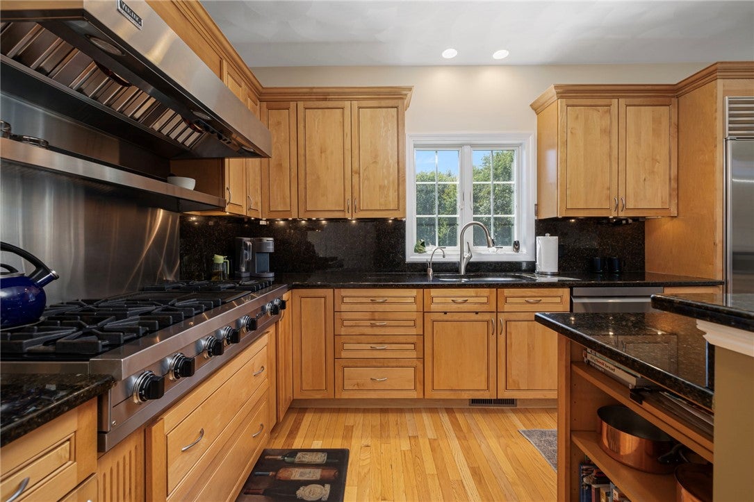 15 W Bluebird Lane
