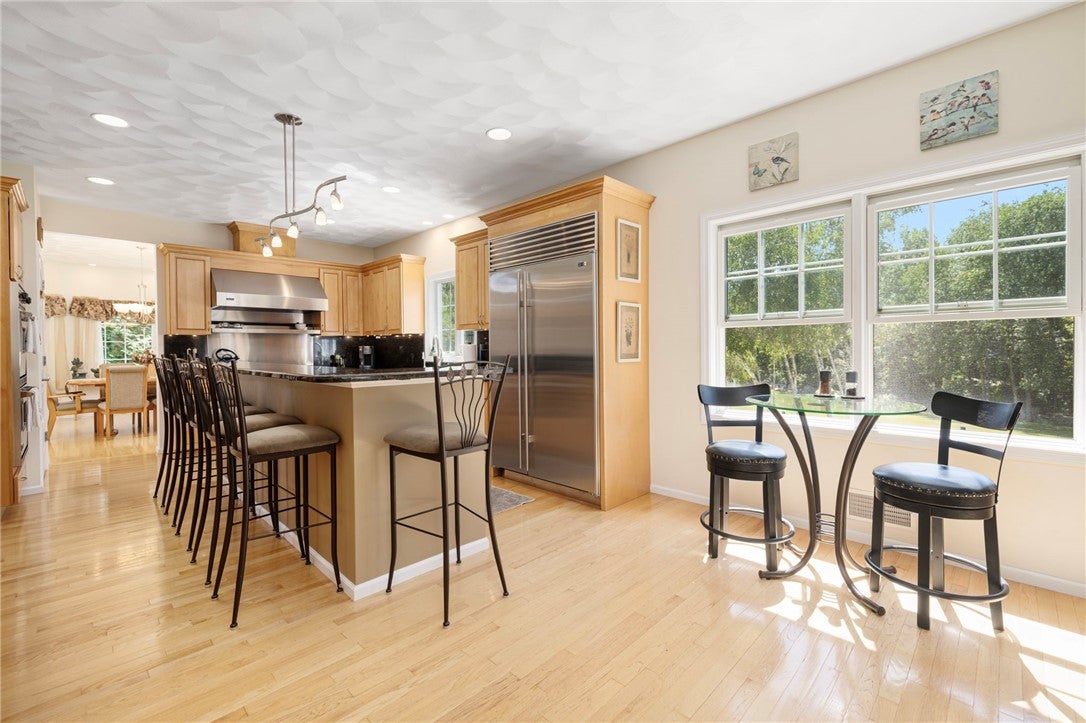15 W Bluebird Lane