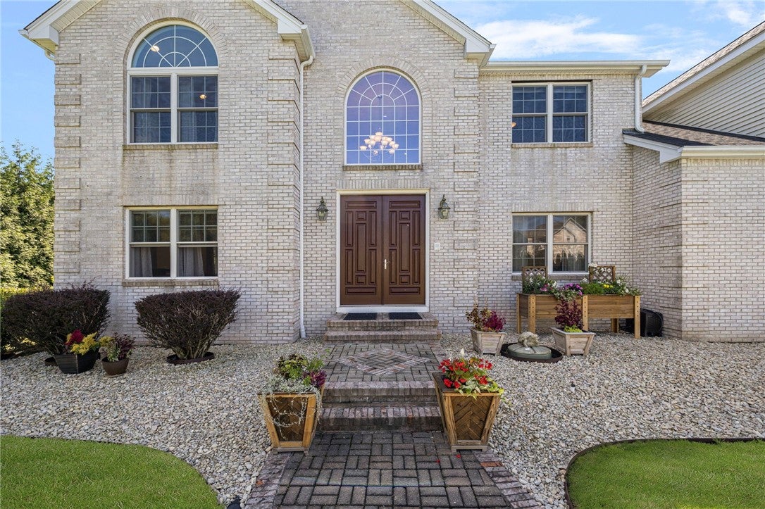 15 W Bluebird Lane