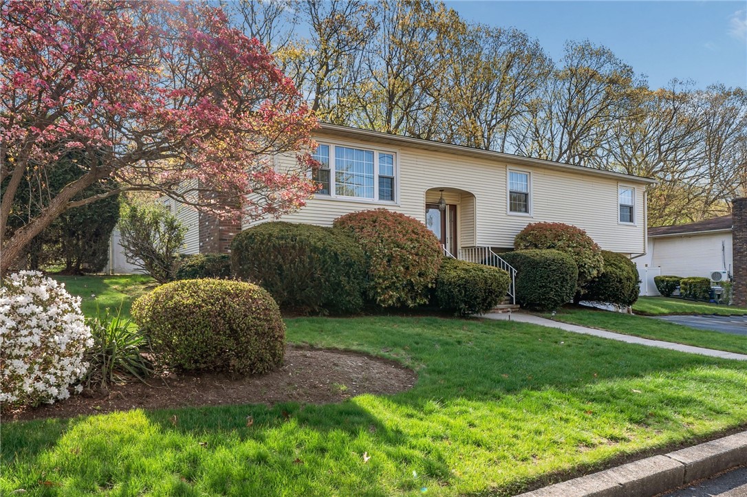 8 Joyce Drive