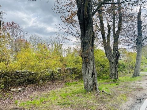 76 Griswold Avenue Bristol RI 02809