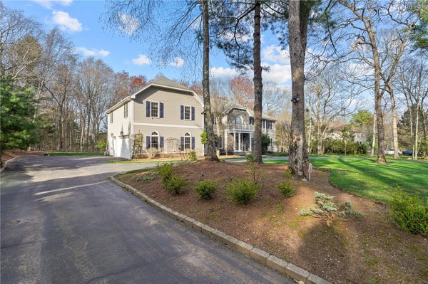 20 BAILEY BLVD, EAST GREENWICH, RI 02818 - Image 1828b871bb7bfceaaa09e5bc62d4a382/4137531316