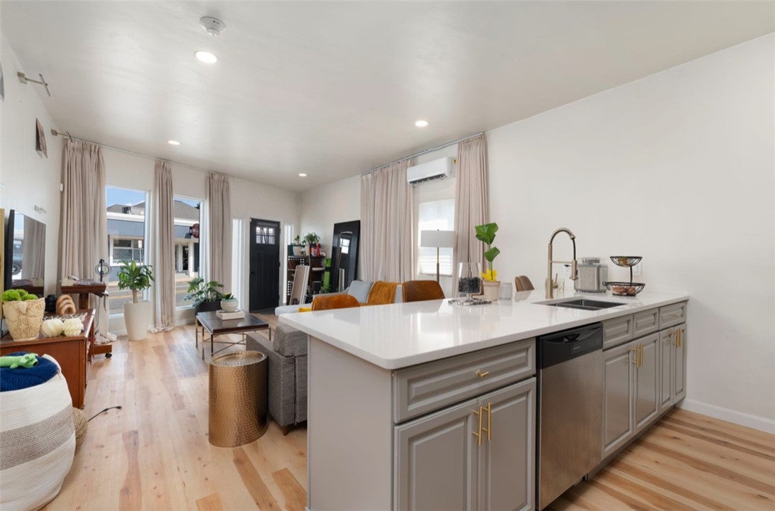 460 Smithfield Avenue 458