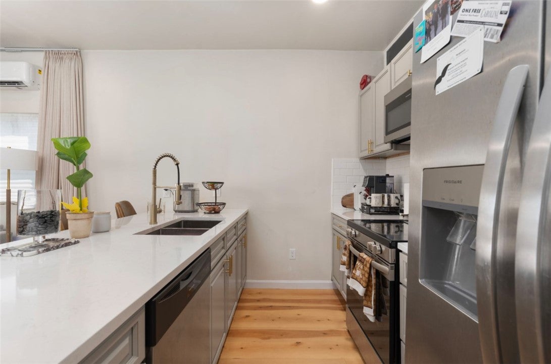 460 Smithfield Avenue 458