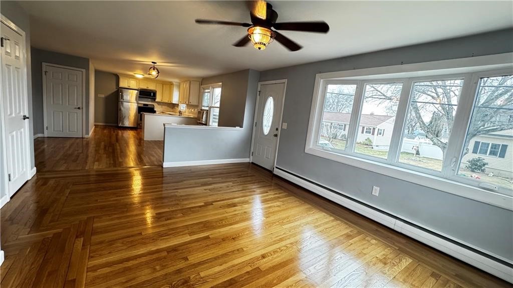 North Providence, Rhode Island 02904, United States, 3 Bedrooms Bedrooms, ,2 BathroomsBathrooms,Residential,Active,254765