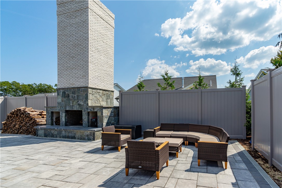 Coventry, Rhode Island 02816, United States, 3 Bedrooms Bedrooms, ,3 BathroomsBathrooms,Residential,Active,183237