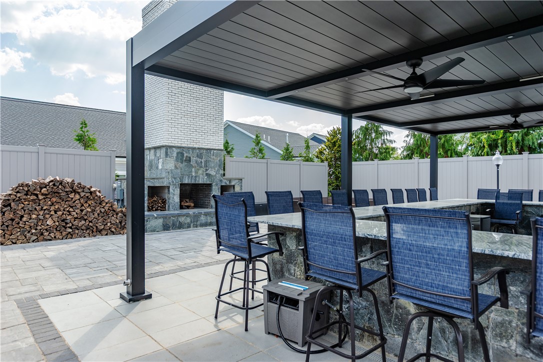 Coventry, Rhode Island 02816, United States, 3 Bedrooms Bedrooms, ,3 BathroomsBathrooms,Residential,Active,183237