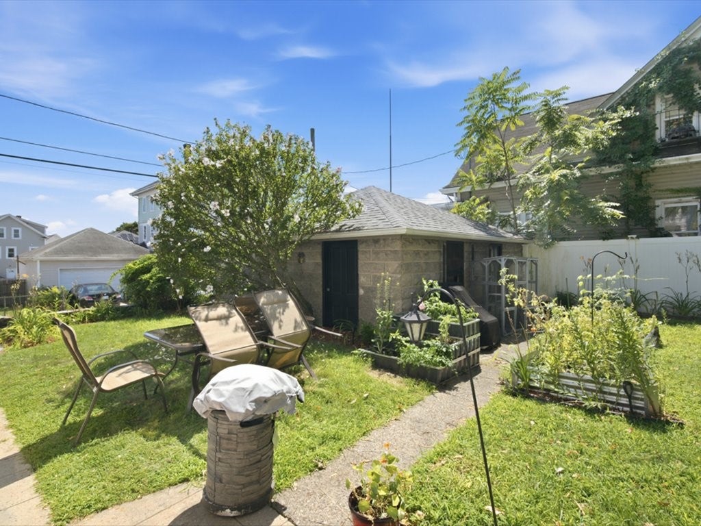 221 Warren Avenue