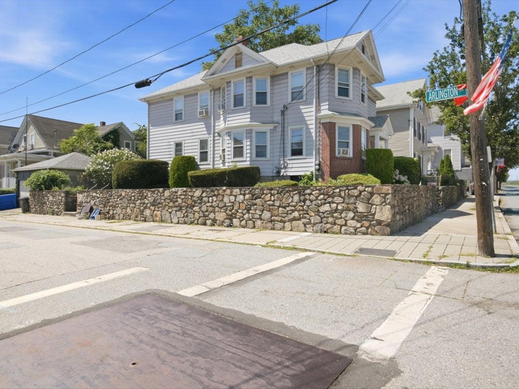 221 Warren Avenue