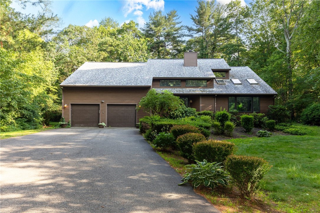 11 Running Stream Road