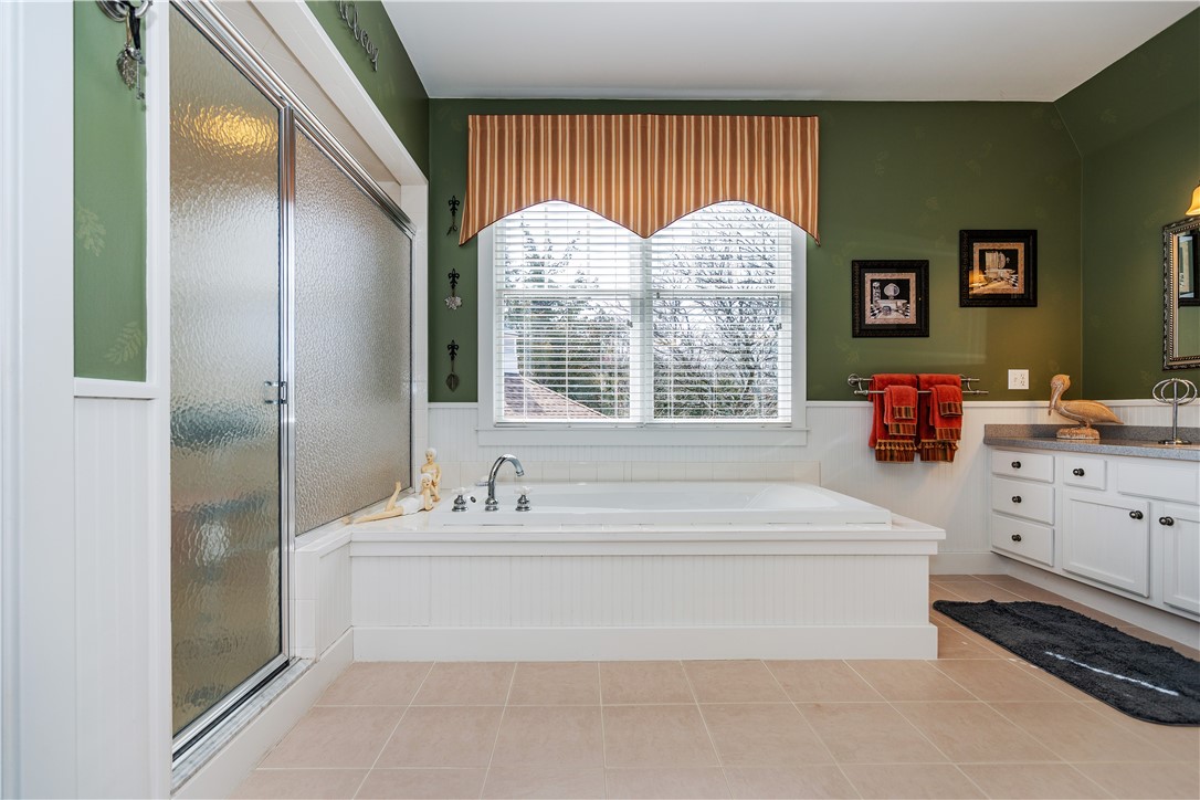 North Kingstown, Rhode Island 02852, United States, 3 Bedrooms Bedrooms, ,3 BathroomsBathrooms,Residential,Active,113544