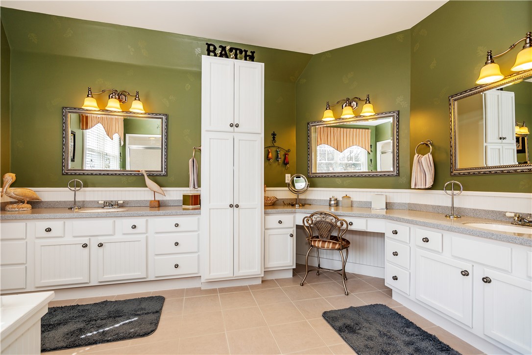 North Kingstown, Rhode Island 02852, United States, 3 Bedrooms Bedrooms, ,3 BathroomsBathrooms,Residential,Active,113544