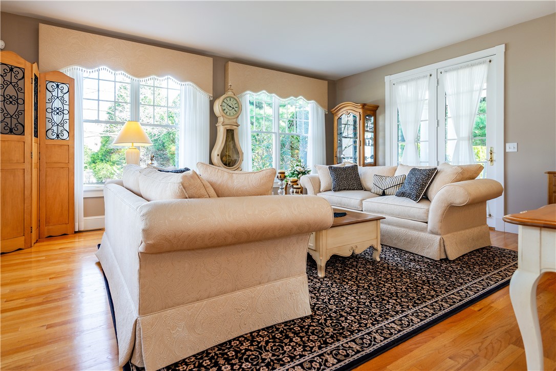 North Kingstown, Rhode Island 02852, United States, 3 Bedrooms Bedrooms, ,3 BathroomsBathrooms,Residential,Active,113544