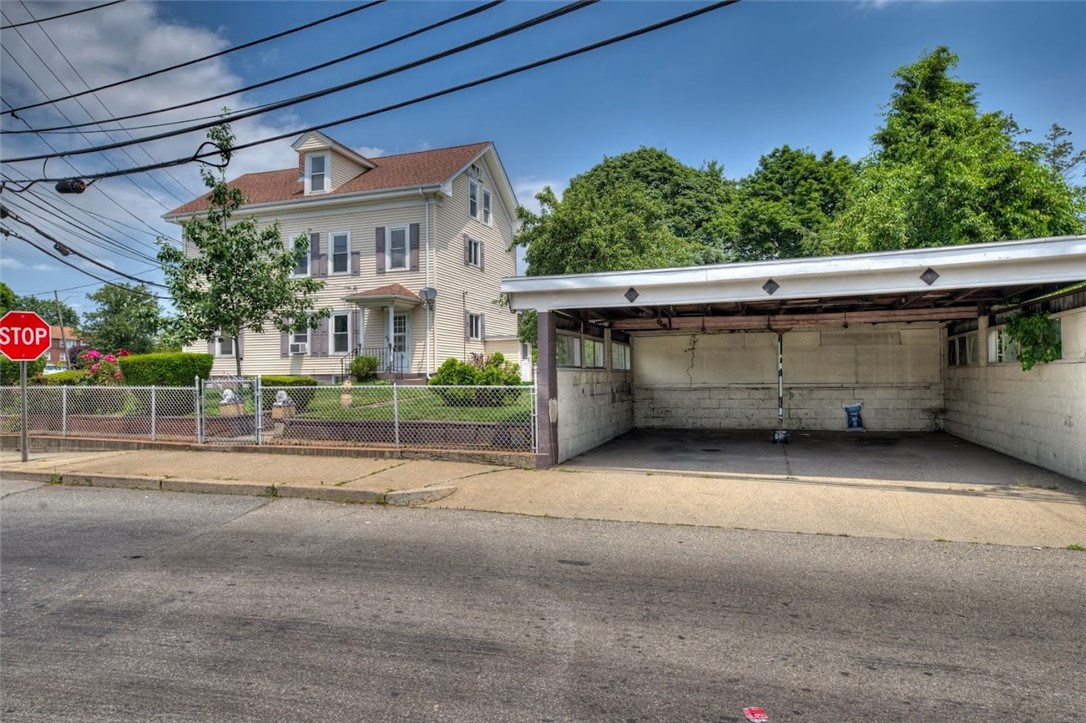 3 Smithfield Avenue
