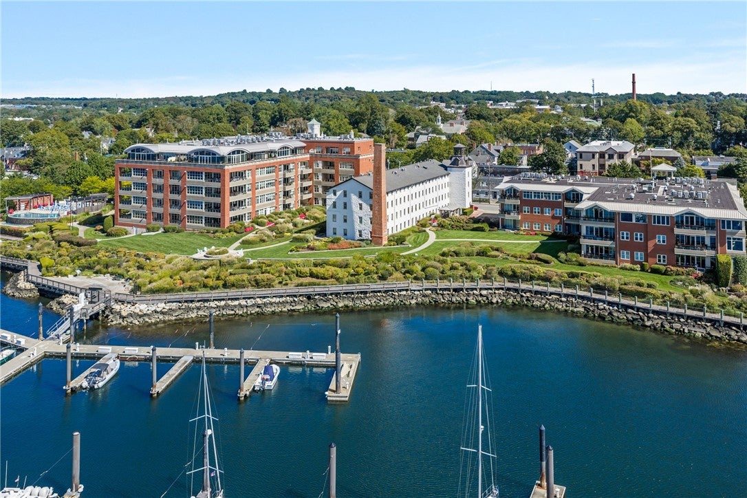 343 Thames Street M 102