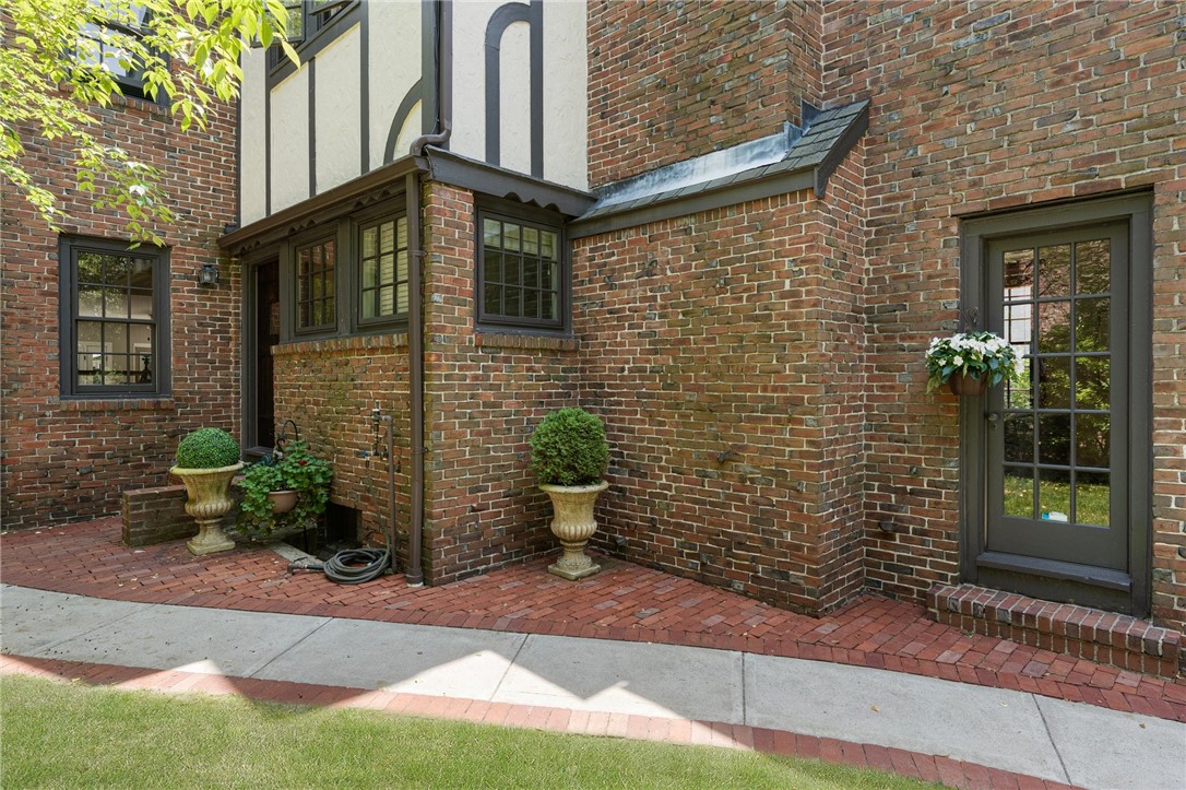 87 Blackstone Boulevard