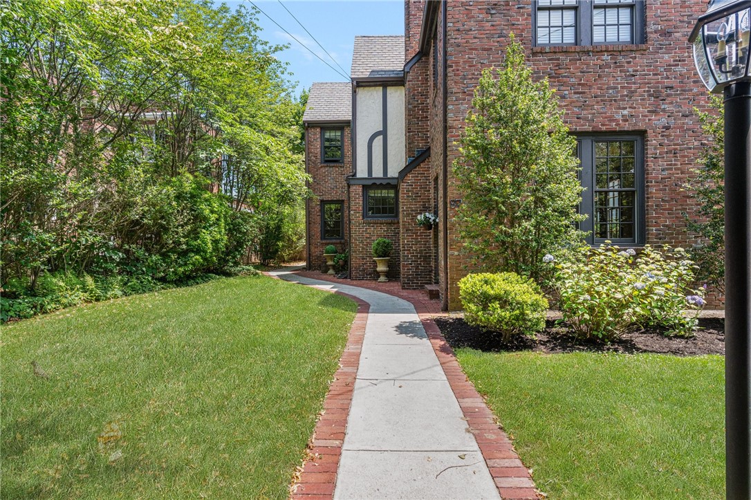 87 Blackstone Boulevard