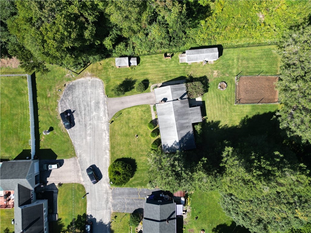10 Brookdale Drive