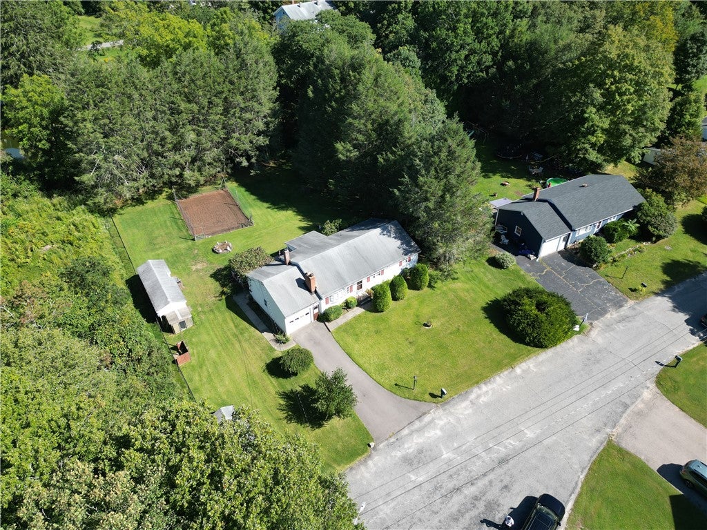 10 Brookdale Drive