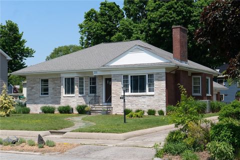 Single Family Residence in Cranston RI 255 Norwood Avenue.jpg