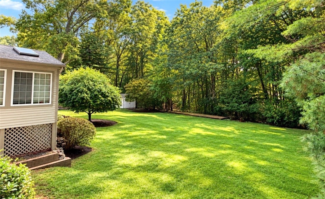 8 Woodcrest Drive
