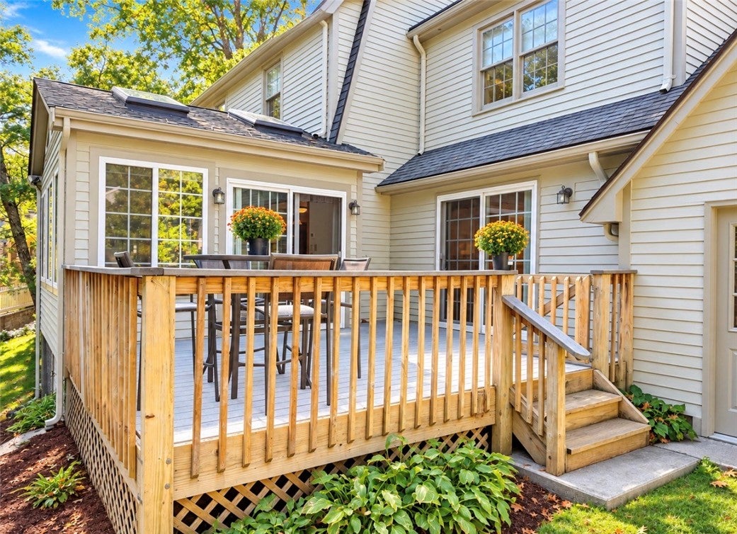 8 Woodcrest Drive