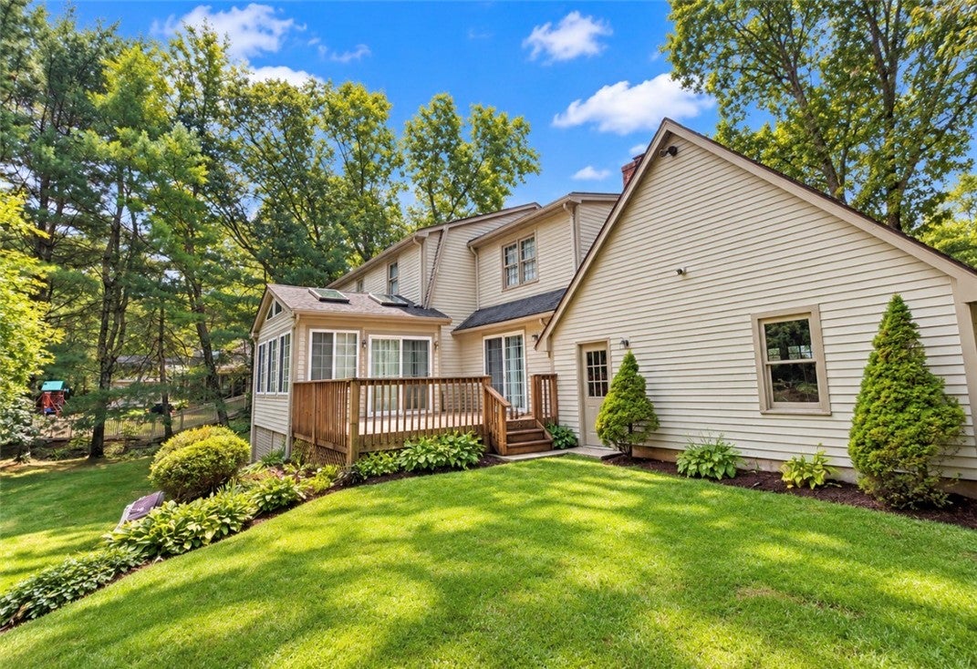 8 Woodcrest Drive