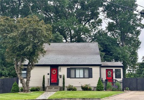 Single Family Residence in Cranston RI 30 Oakwood Drive.jpg