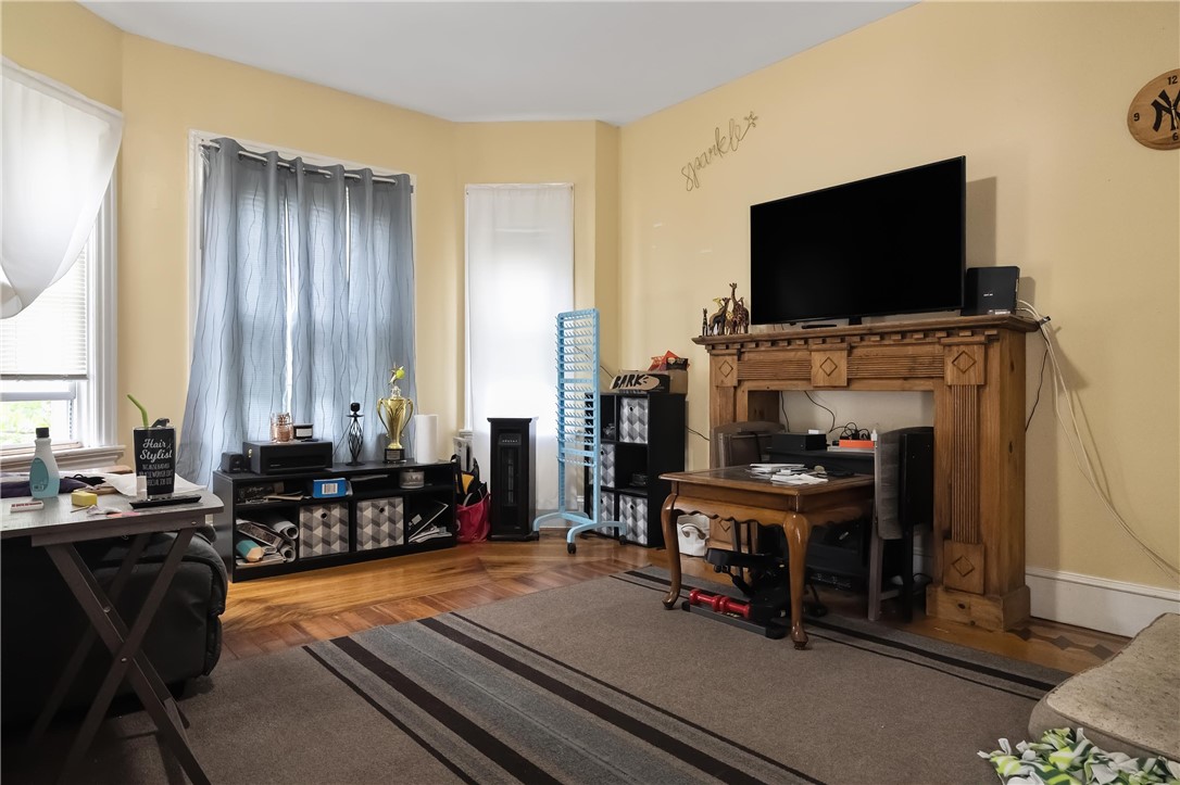 10 Sylvan Avenue