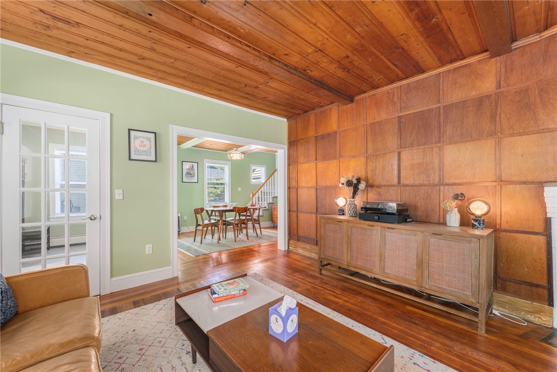 Cranston, Rhode Island 02905, United States, 4 Bedrooms Bedrooms, ,2 BathroomsBathrooms,Residential,Active,207361