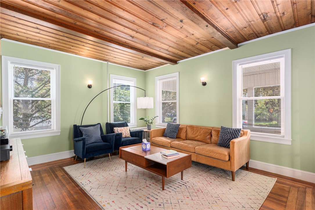 Cranston, Rhode Island 02905, United States, 4 Bedrooms Bedrooms, ,2 BathroomsBathrooms,Residential,Active,207361