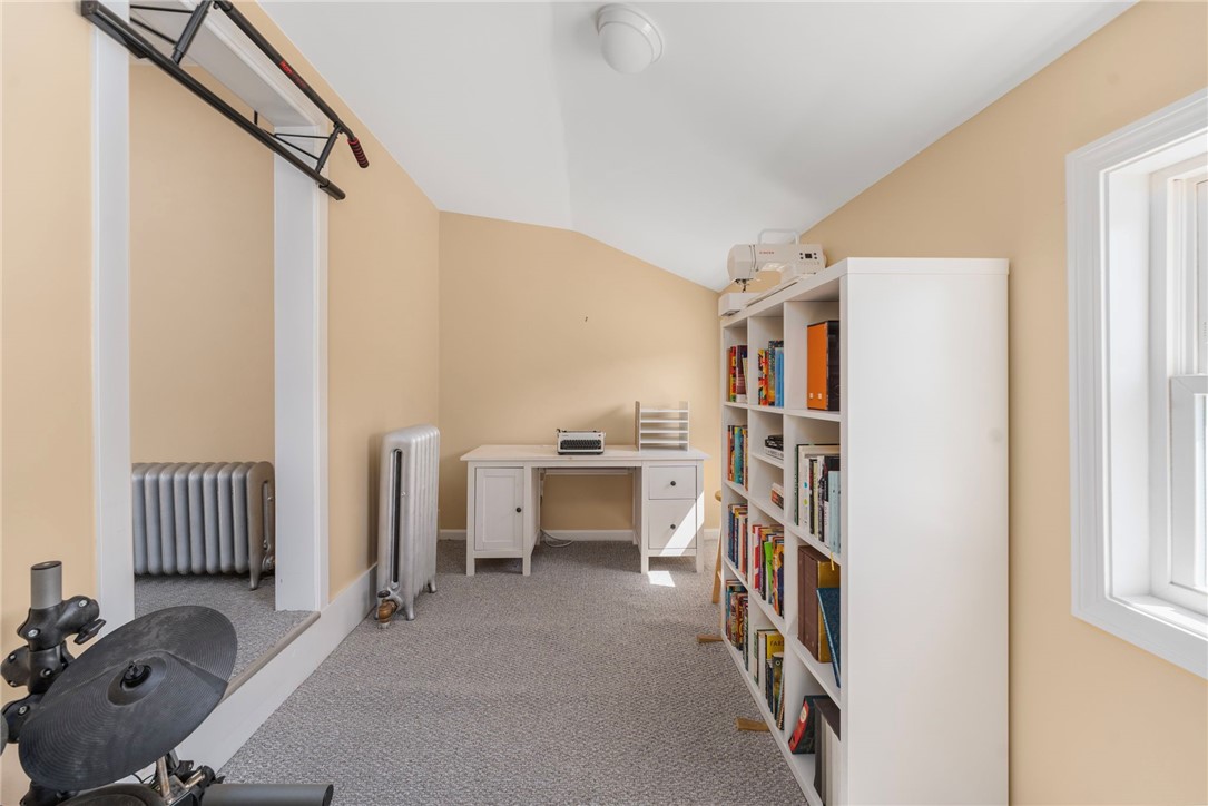 Cranston, Rhode Island 02905, United States, 4 Bedrooms Bedrooms, ,2 BathroomsBathrooms,Residential,Active,207361