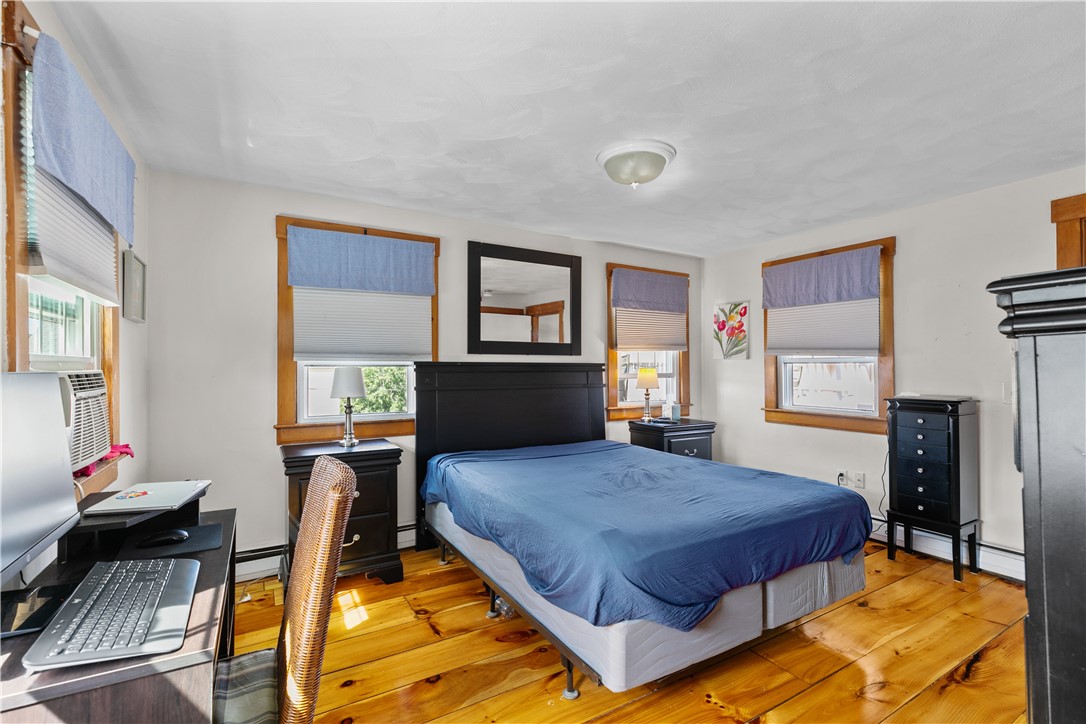 Newport, Rhode Island 02840, United States, 2 Bedrooms Bedrooms, ,2 BathroomsBathrooms,Residential,Active,86811