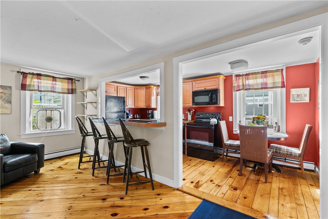 Newport, Rhode Island 02840, United States, 2 Bedrooms Bedrooms, ,2 BathroomsBathrooms,Residential,Active,86811