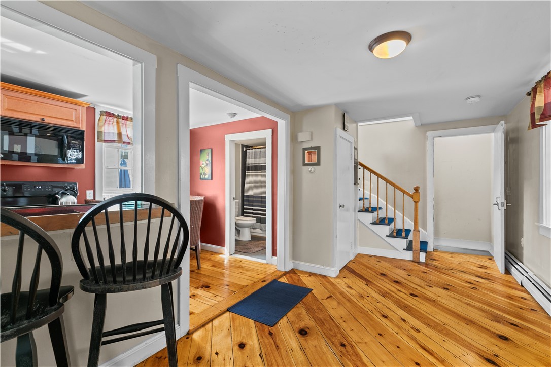 Newport, Rhode Island 02840, United States, 2 Bedrooms Bedrooms, ,2 BathroomsBathrooms,Residential,Active,86811