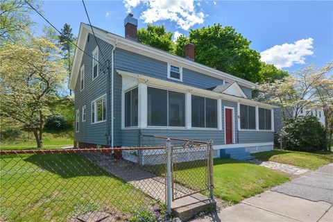 Single Family Residence in Lincoln RI 24 Walker Street.jpg