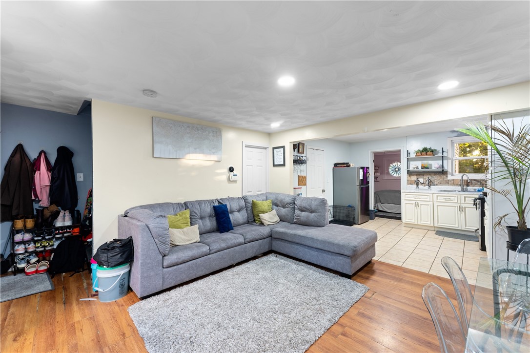 588 Manton Avenue 590