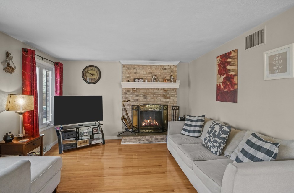 52 Hawthorne Street 7