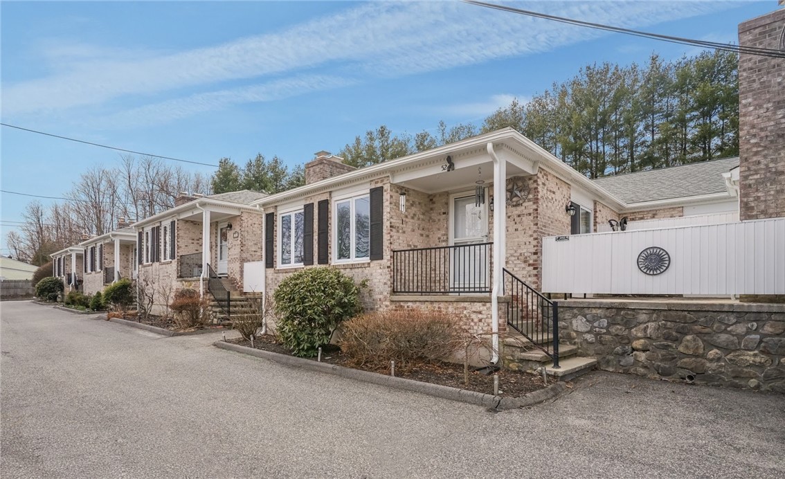 52 Hawthorne Street 7