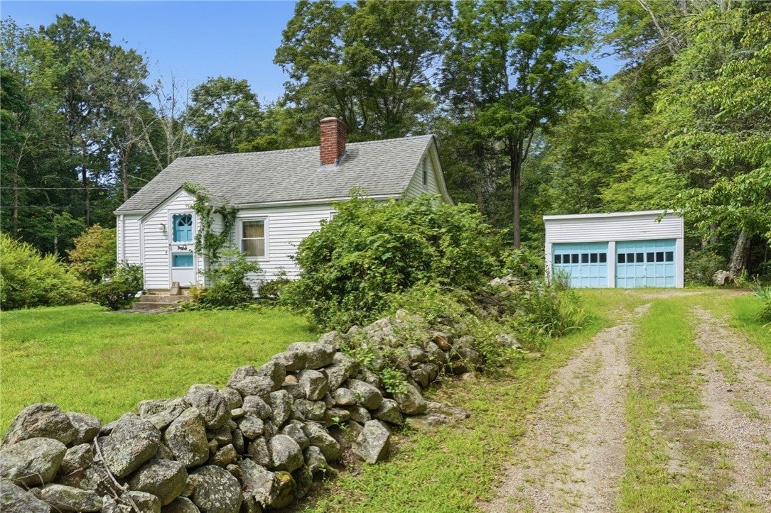 1639 South County Trail
