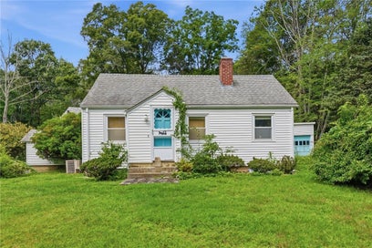 1639 South County Trail East Greenwich RI 02818