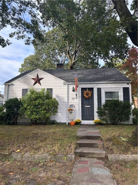 121 Anson Drive East Providence RI 02915