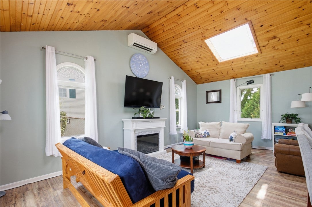 52 FAIRGREEN Drive