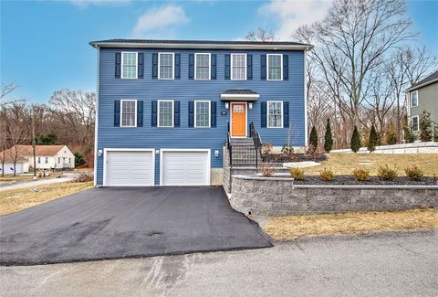29 Graves Avenue North Smithfield RI 02896