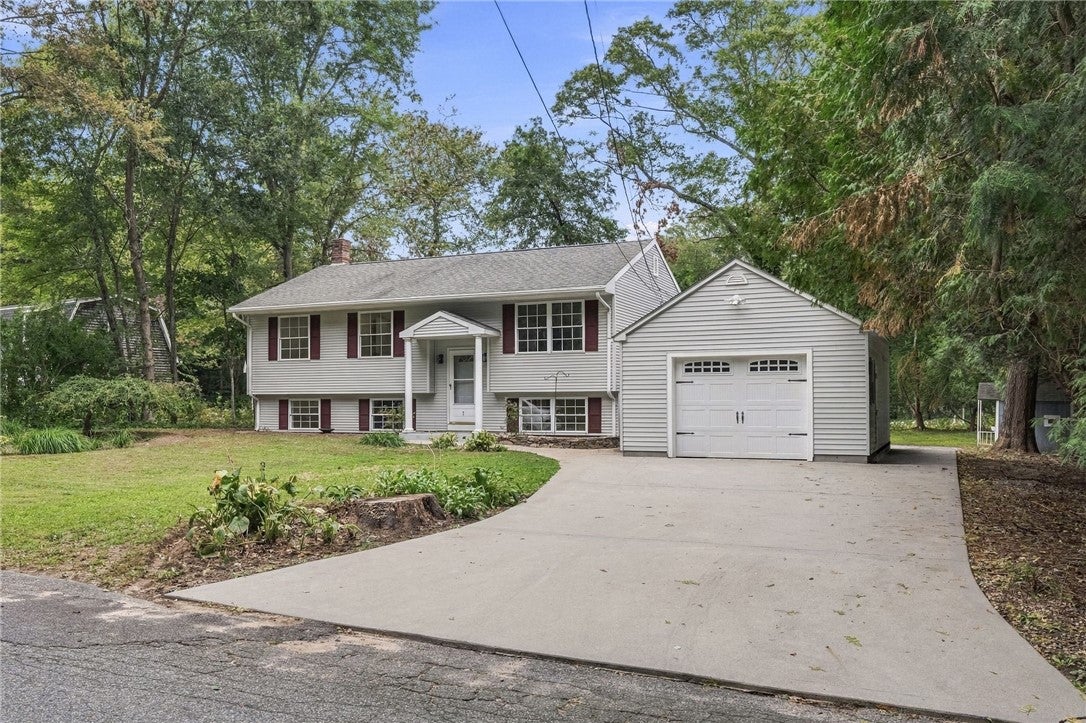 7 Cedar Knoll Drive