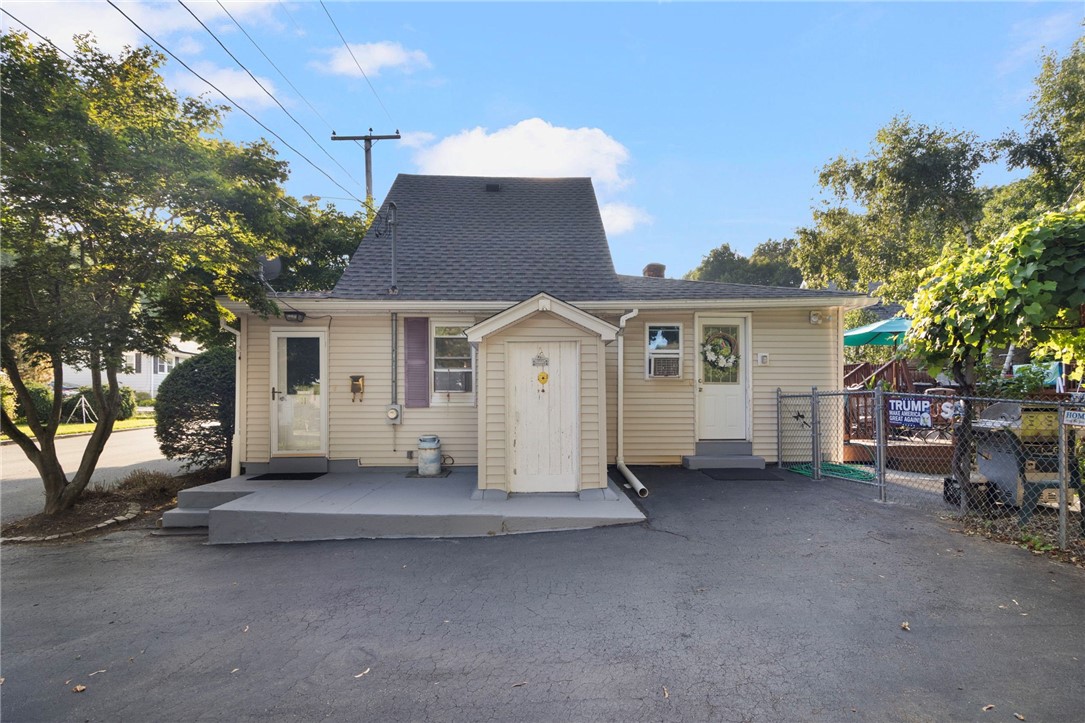 11 Bowen Street
