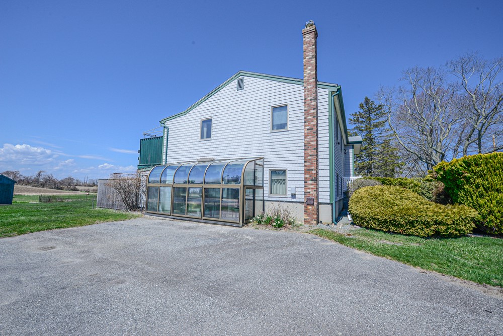 303 MIDDLE Road